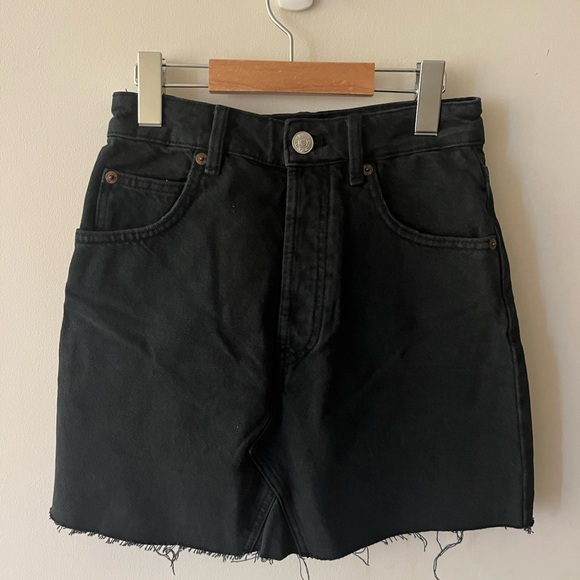 Zara high waisted denim skirt - Picture 2 of 4